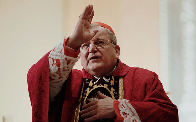 Al momento stai visualizzando Il cardinale Burke insiste sulla santità personale e mette in guardia contro i vescovi ribelli che si conformano alla mentalità di questo mondo. La grande sfida che attende la Chiesa dei nostri tempi